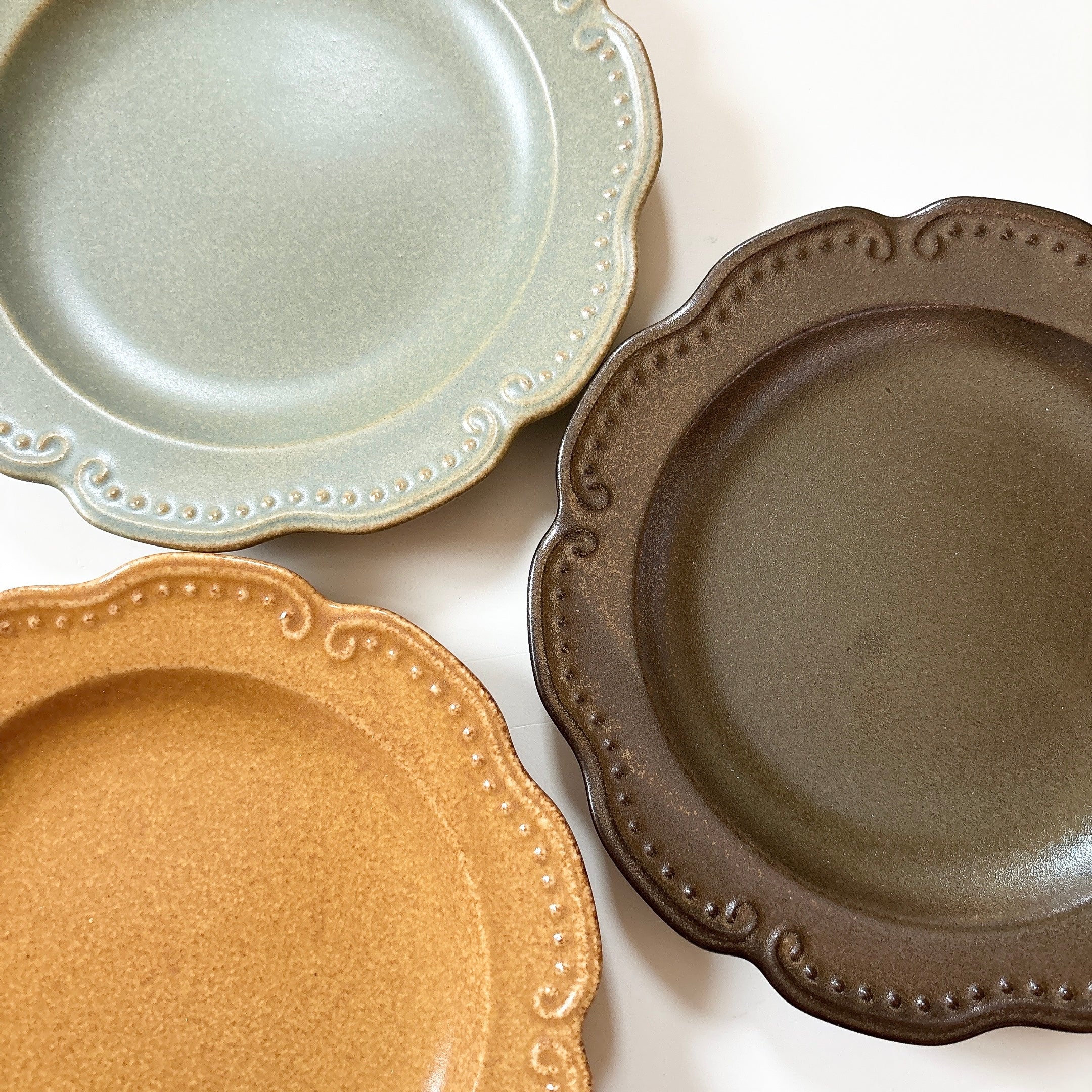 leaf rim flower plate