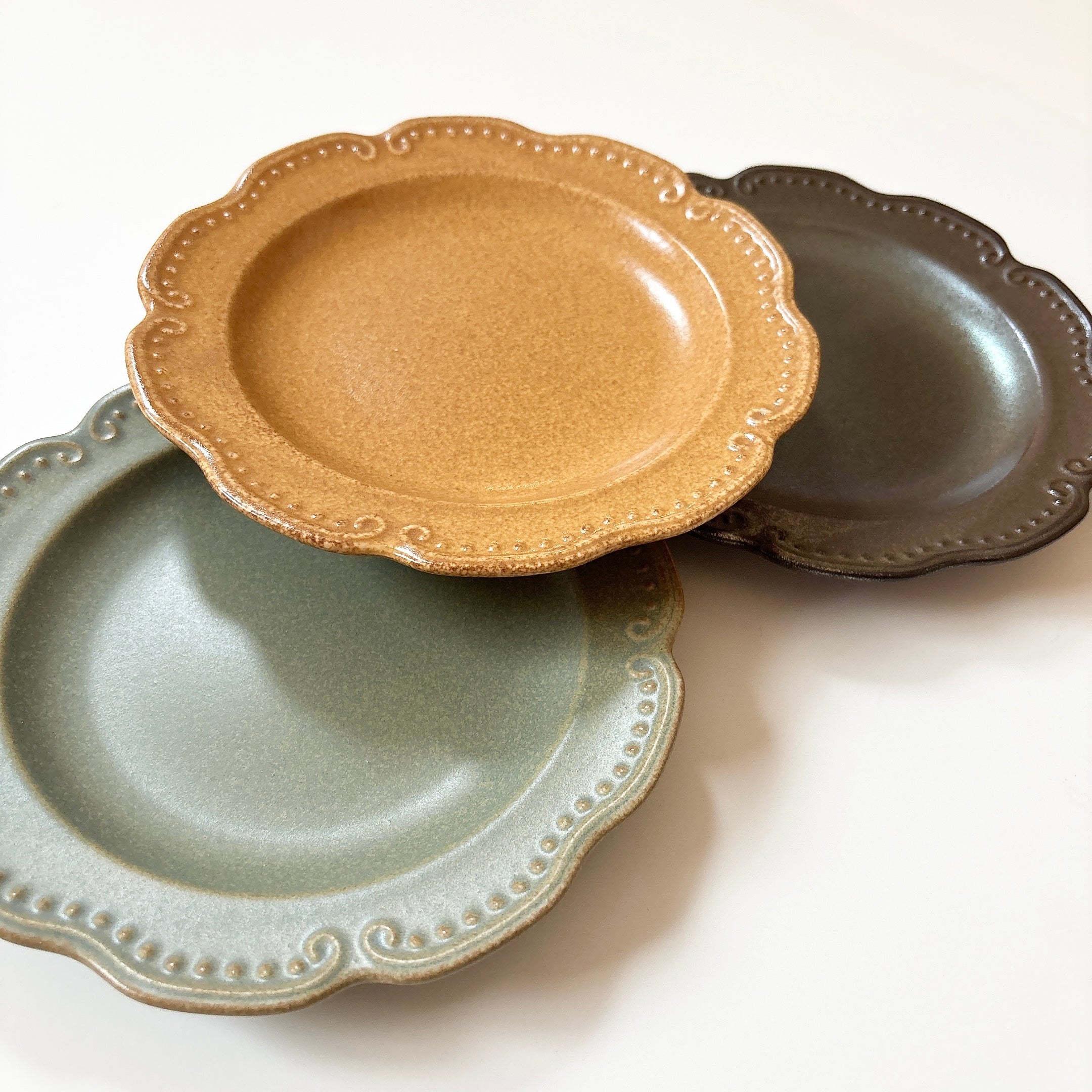 leaf rim flower plate