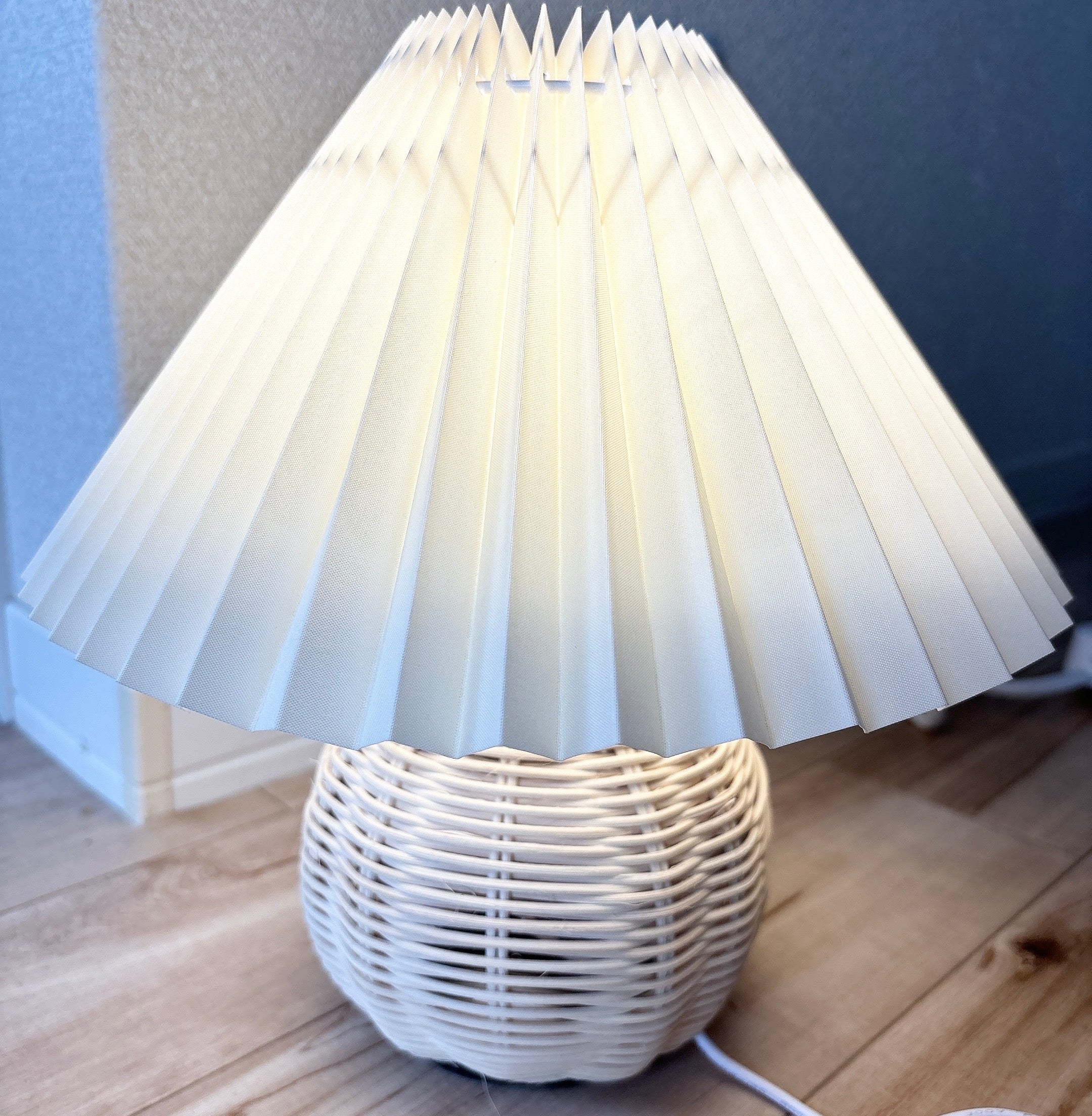 rattan pleated lamp