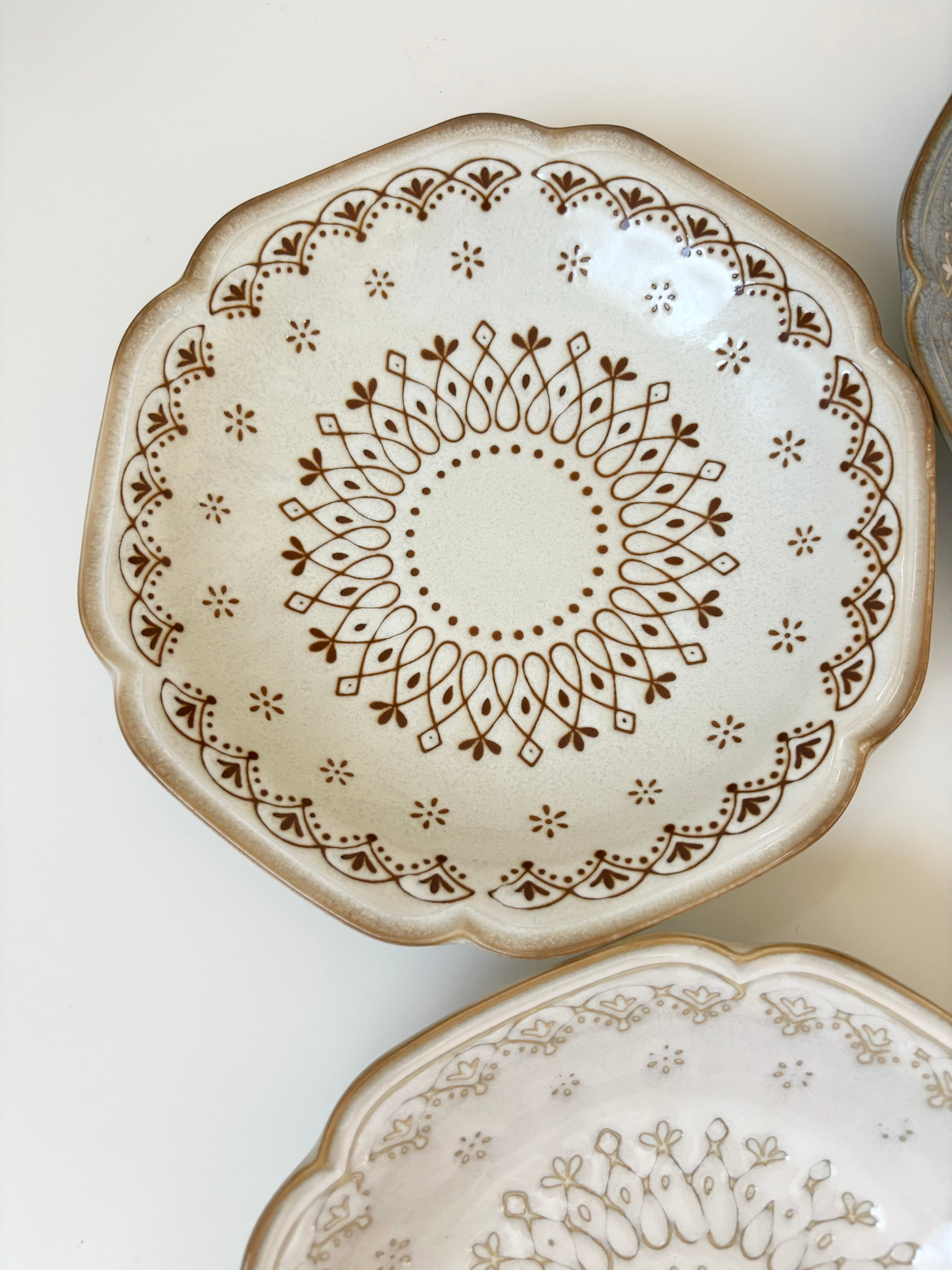 adel lace plate