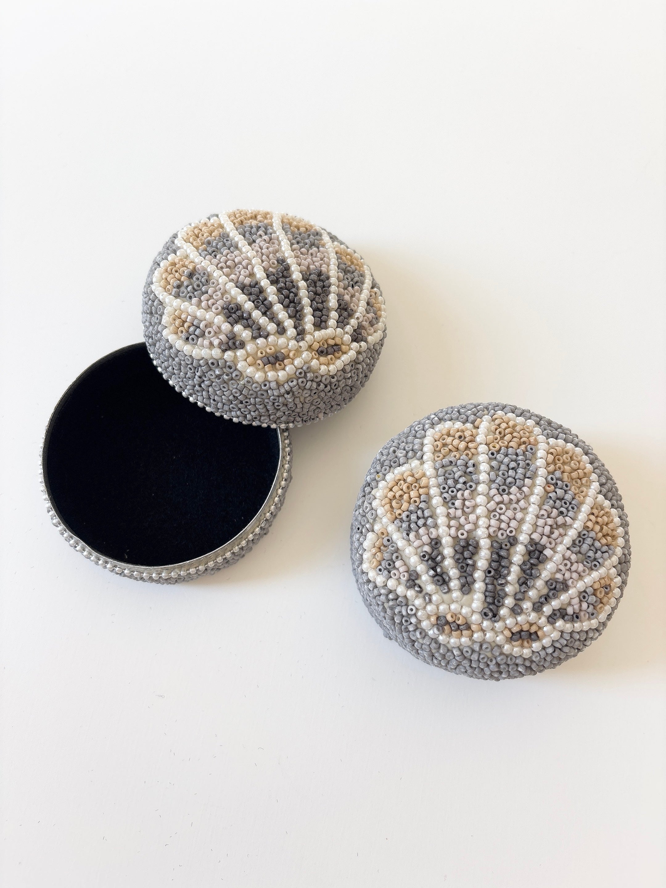 shell beaded trinket box 8x8x5cm blue