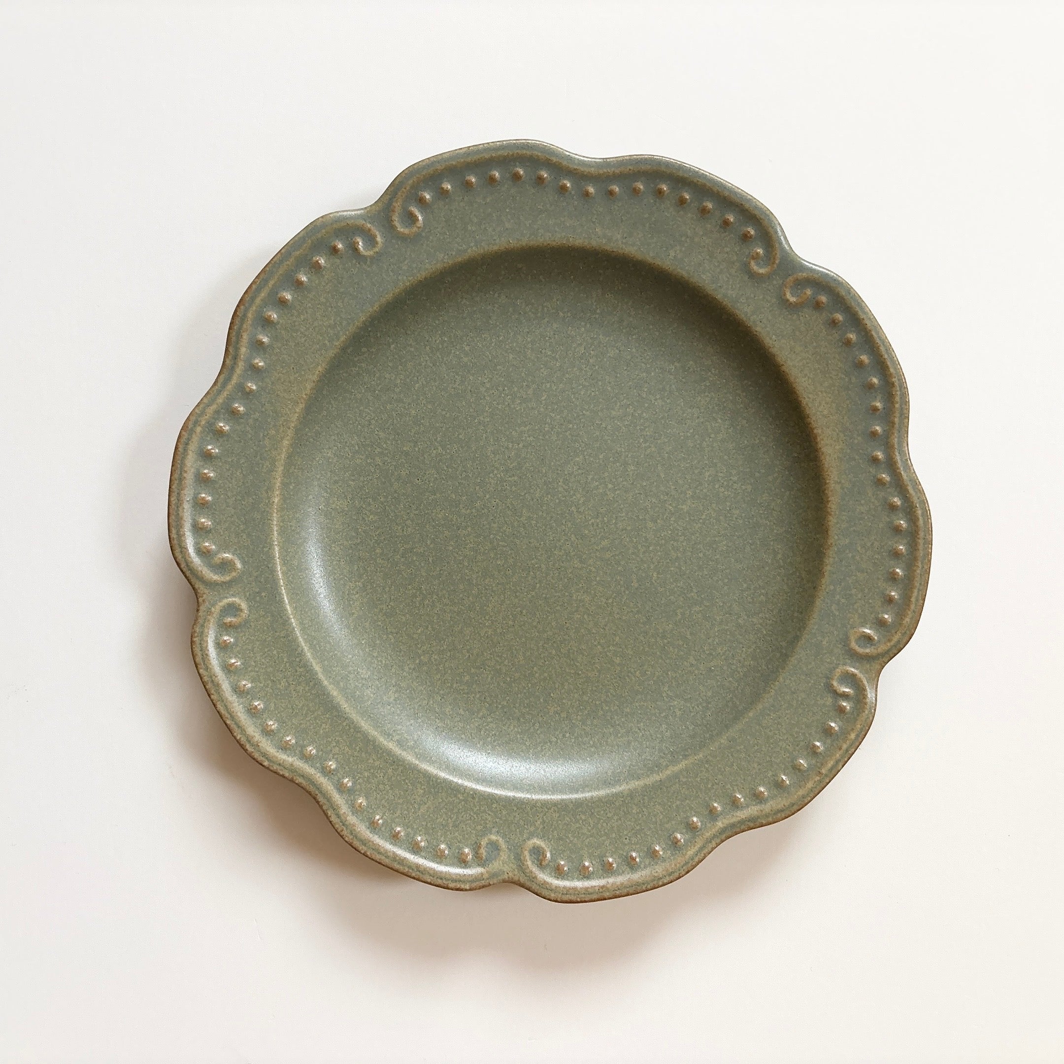 leaf rim flower plate