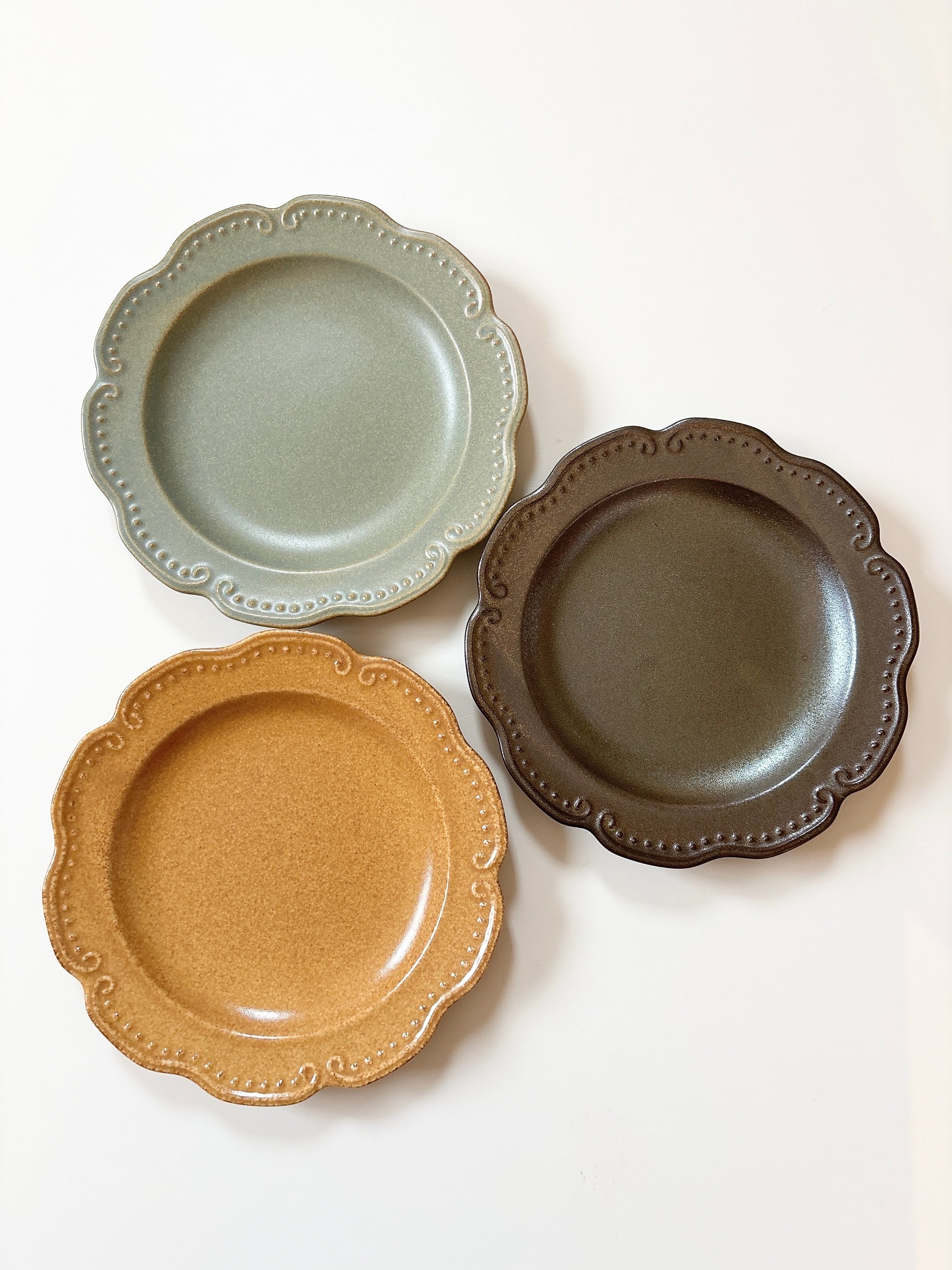 leaf rim flower plate