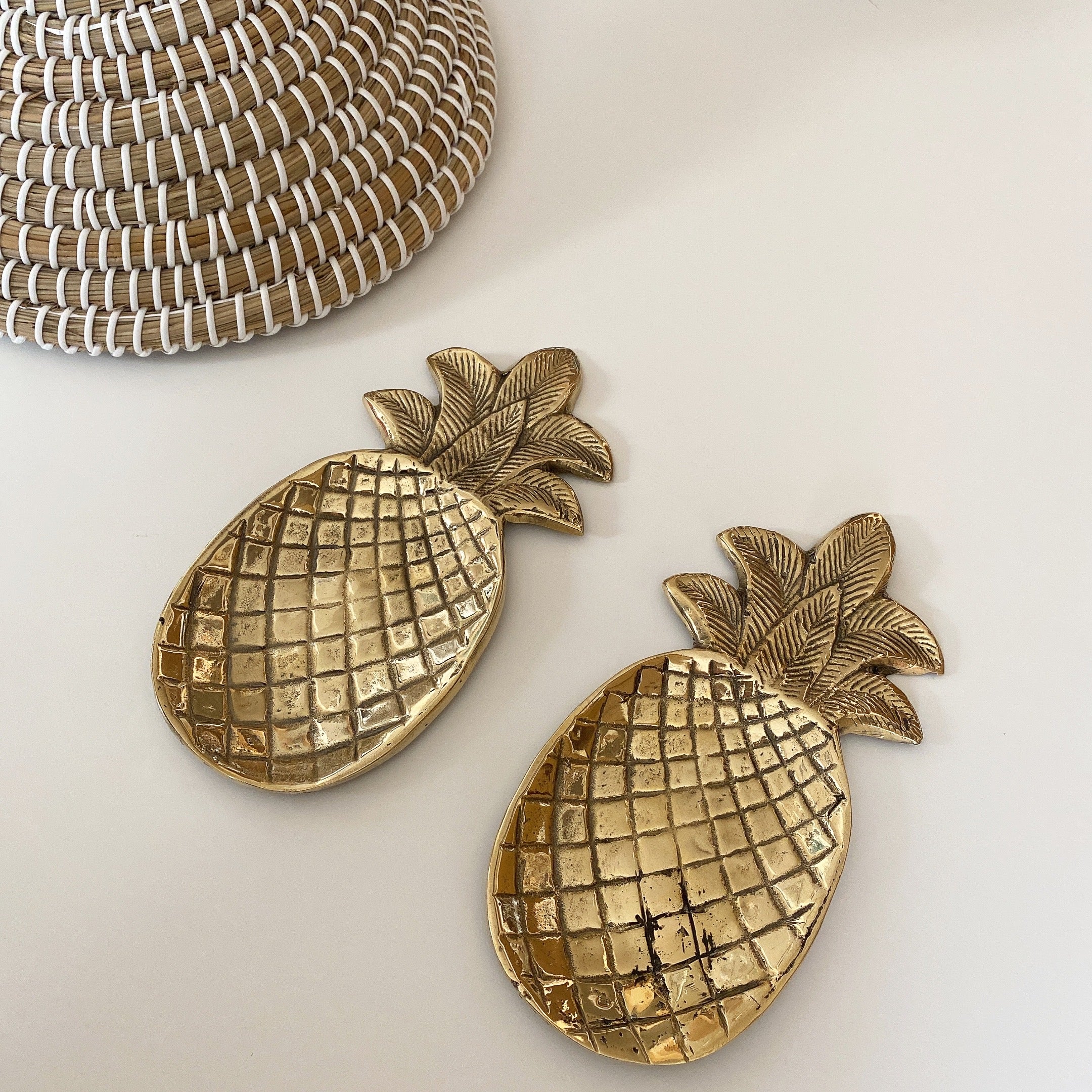 pineapple gold tray