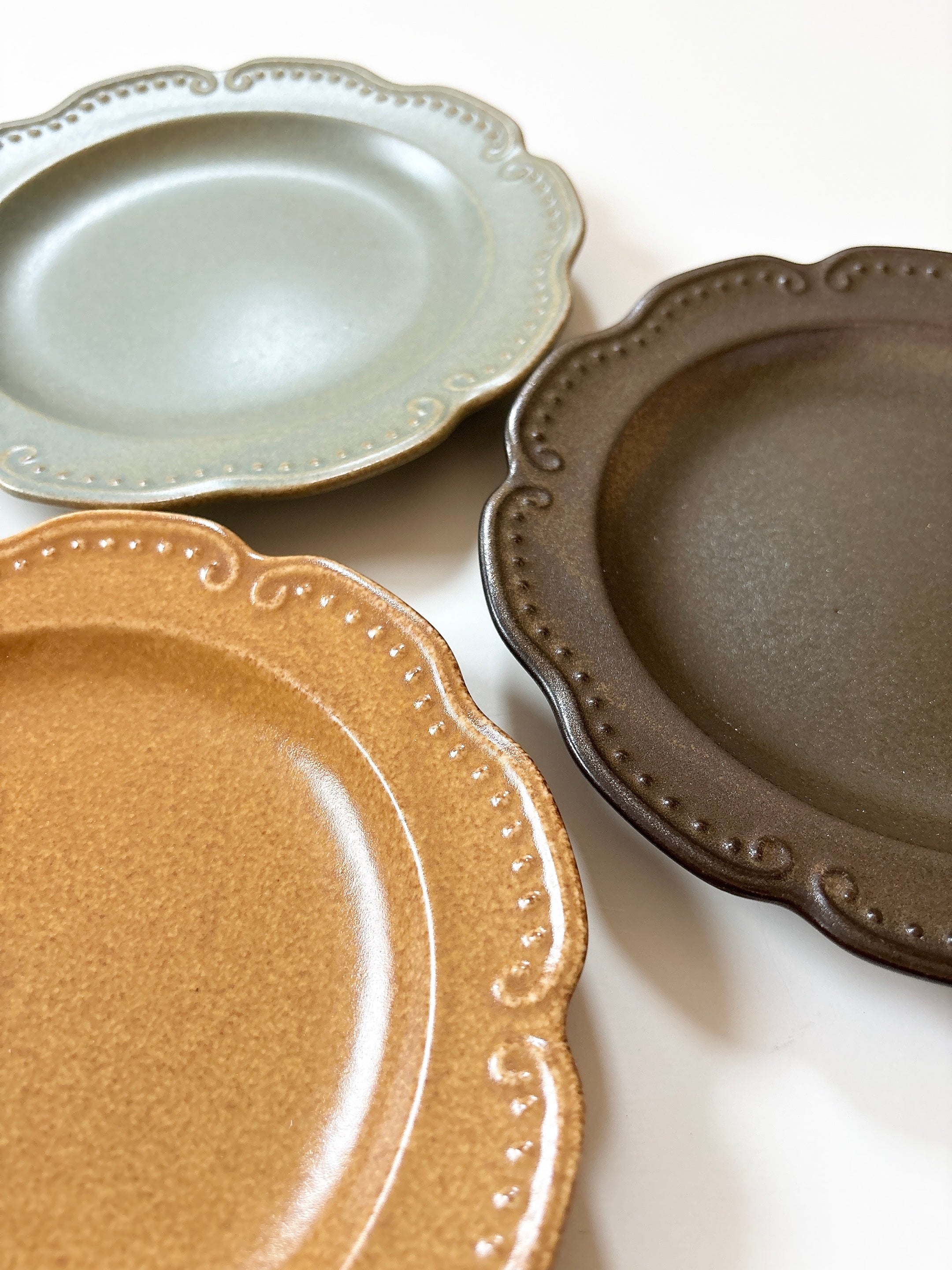 leaf rim flower plate