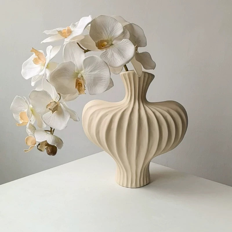wavy heart vase