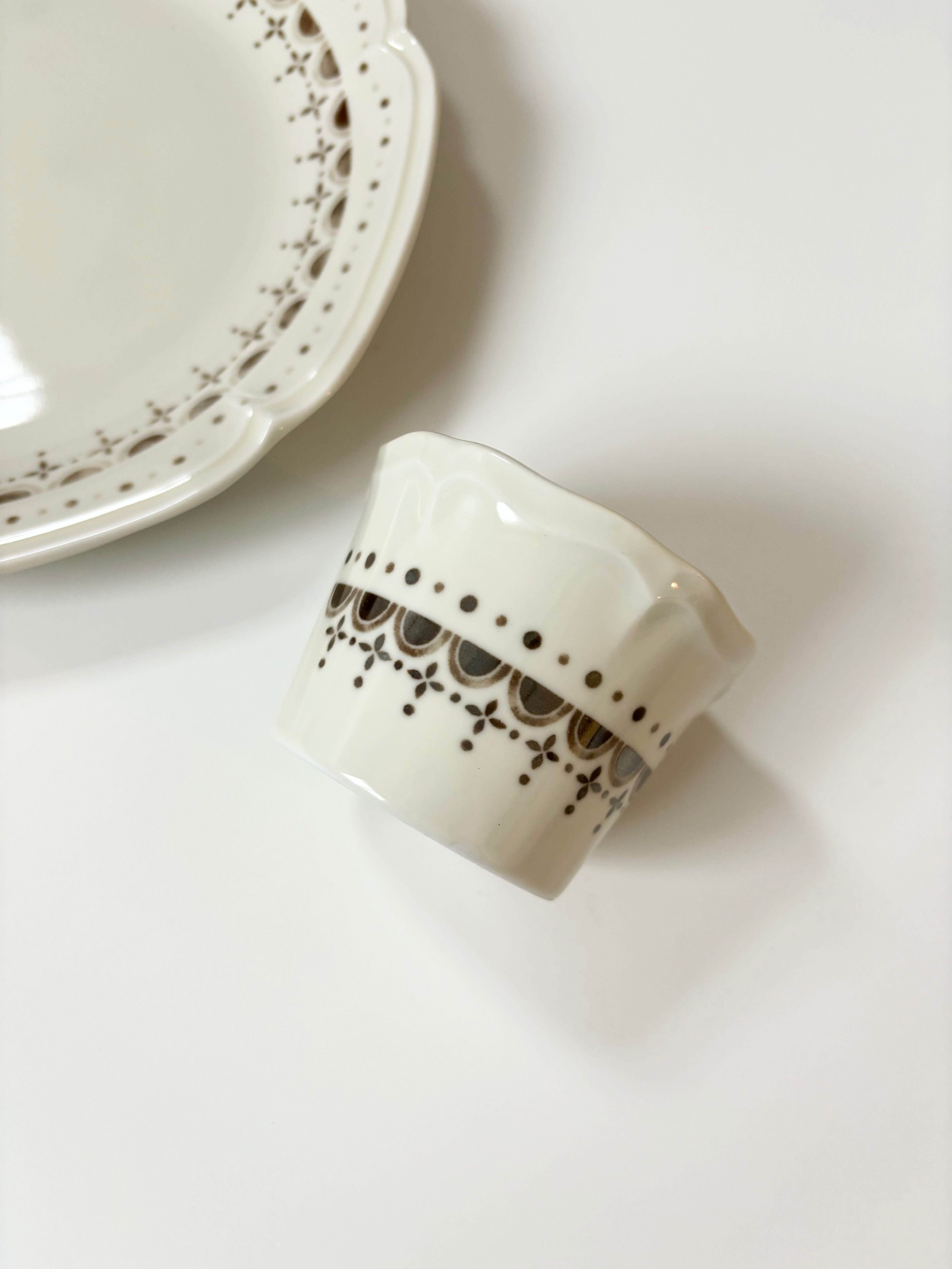 lace chouchou tableware