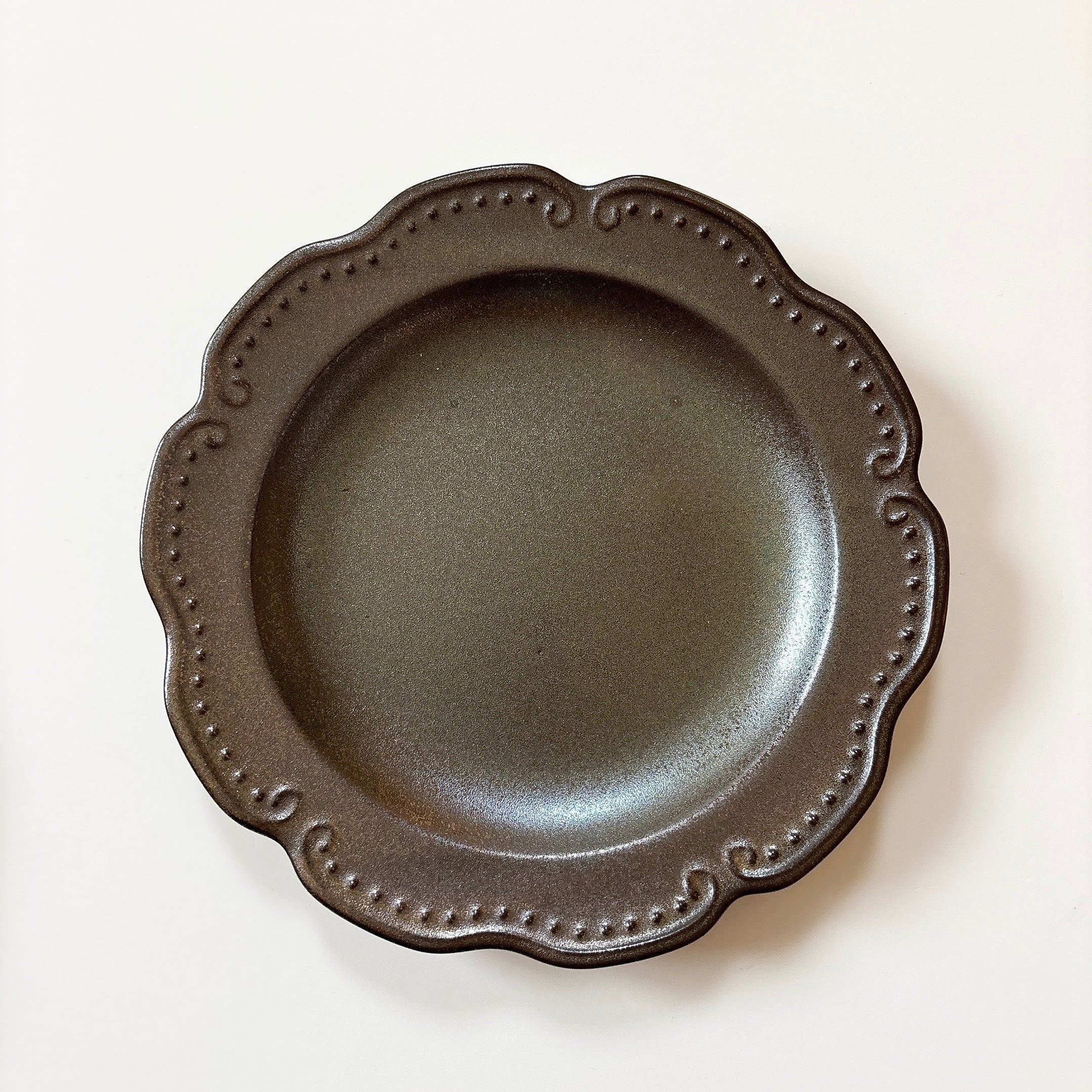 leaf rim flower plate