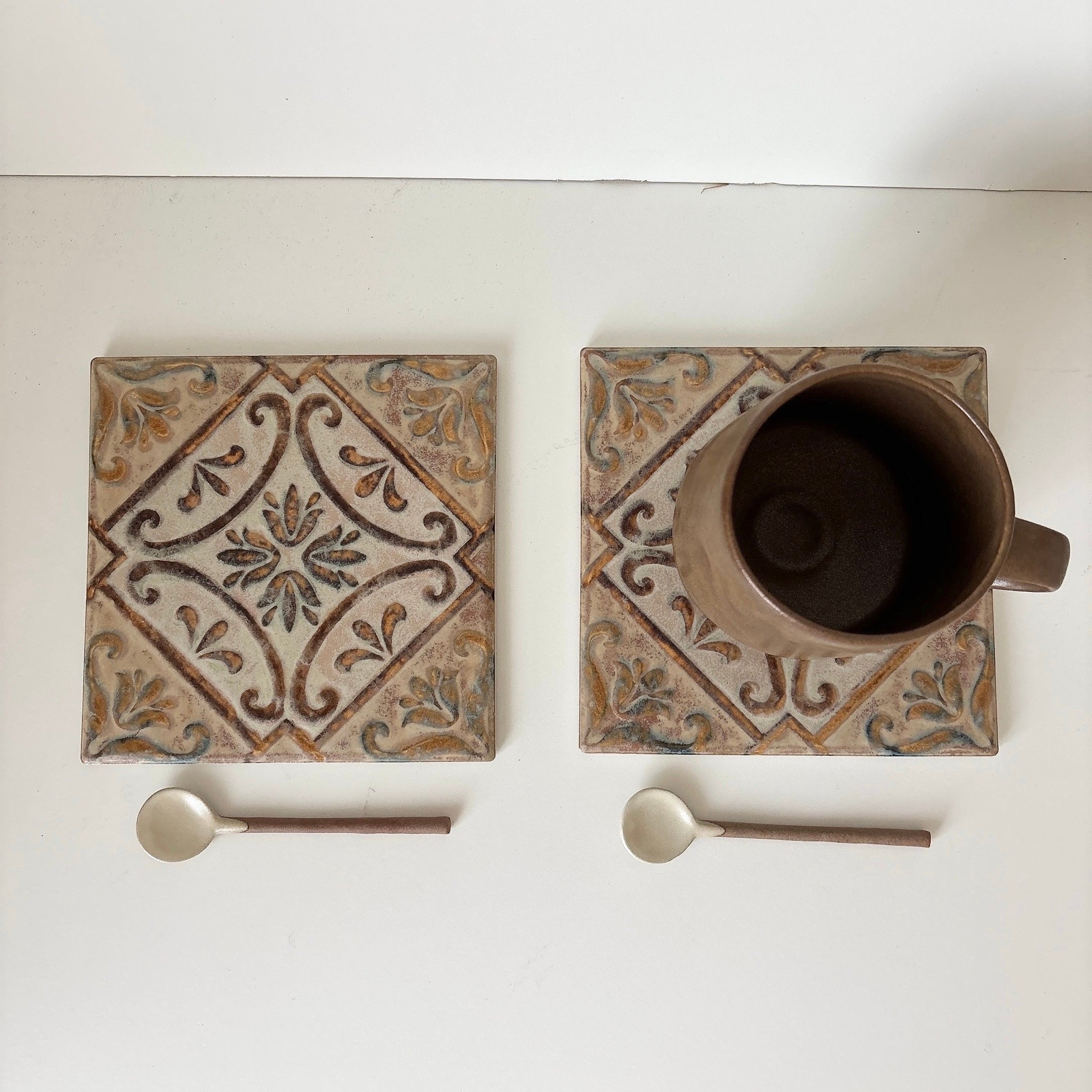 tile pot stand