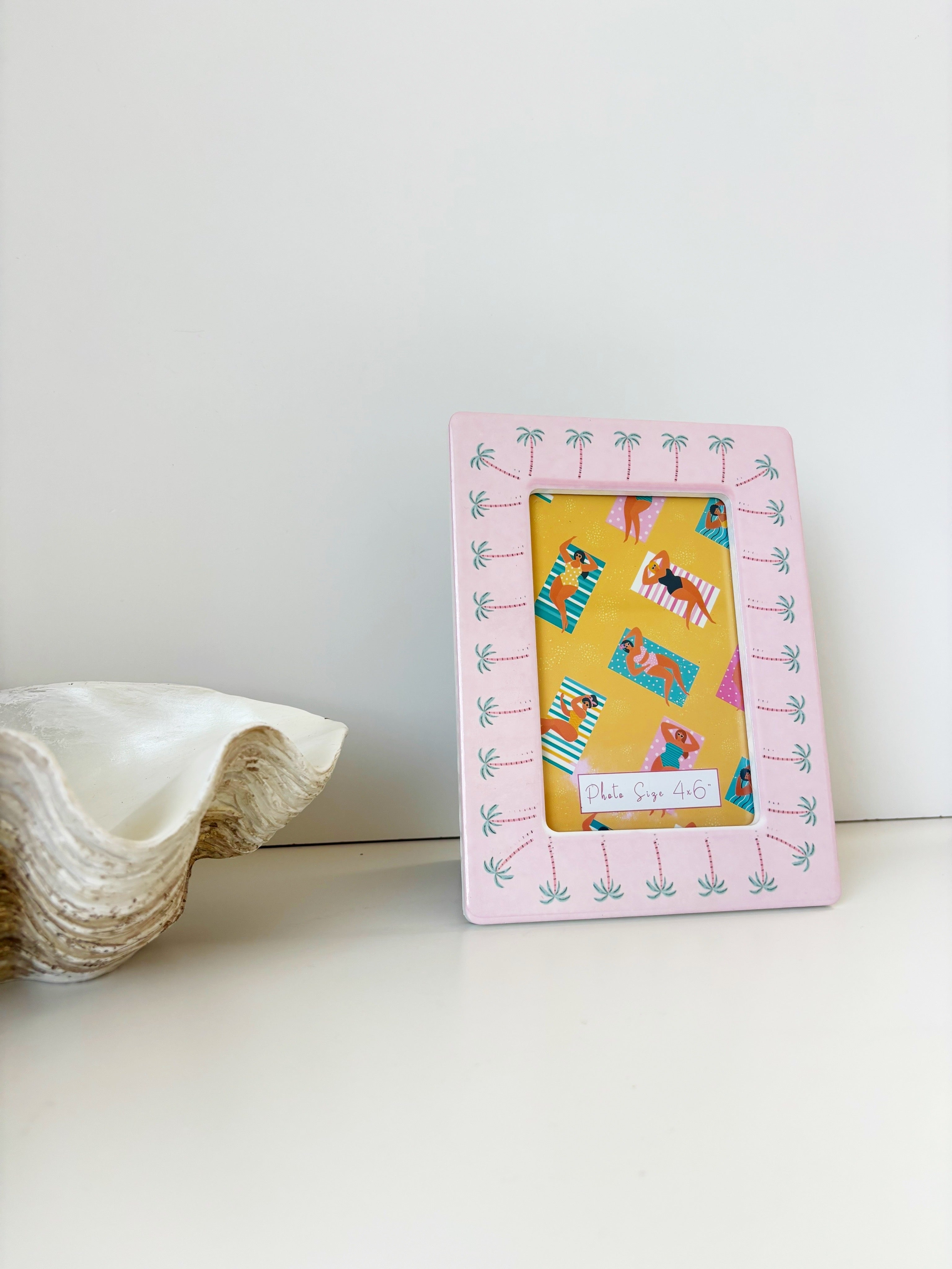 funky palm frame