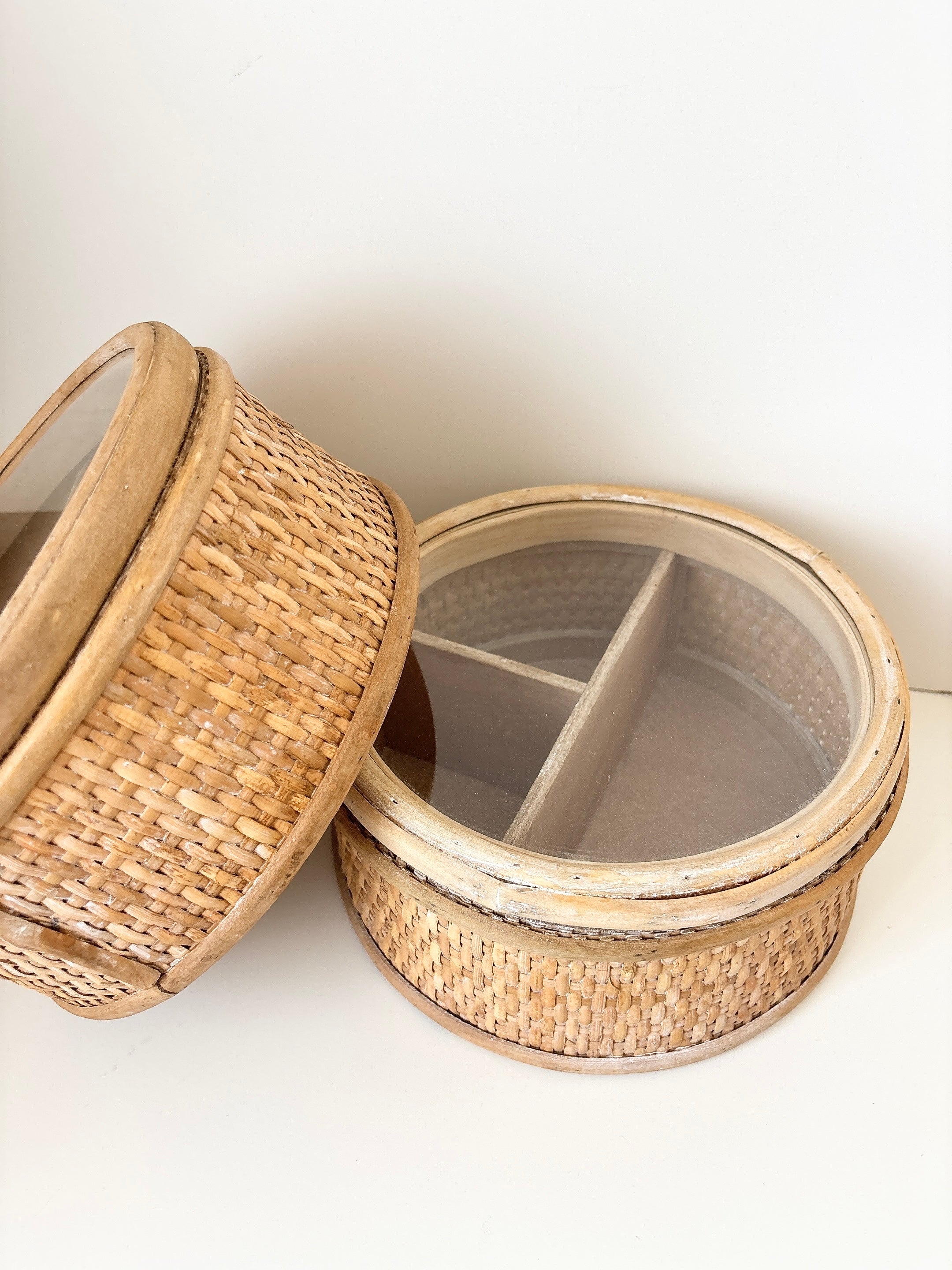 reyna rattan round jewel box