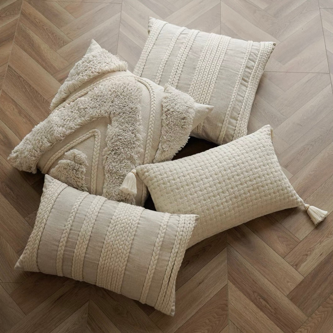 braided line tufted cushion