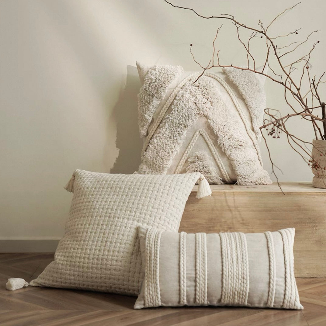 braided line tufted cushion
