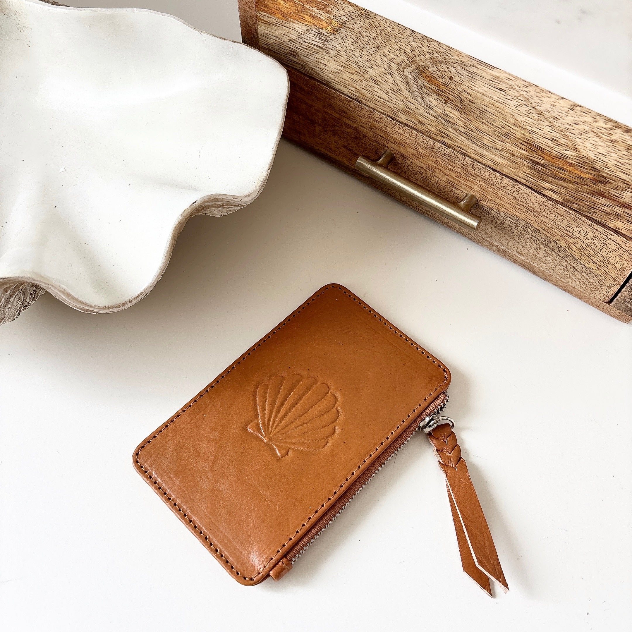 shell leather card case