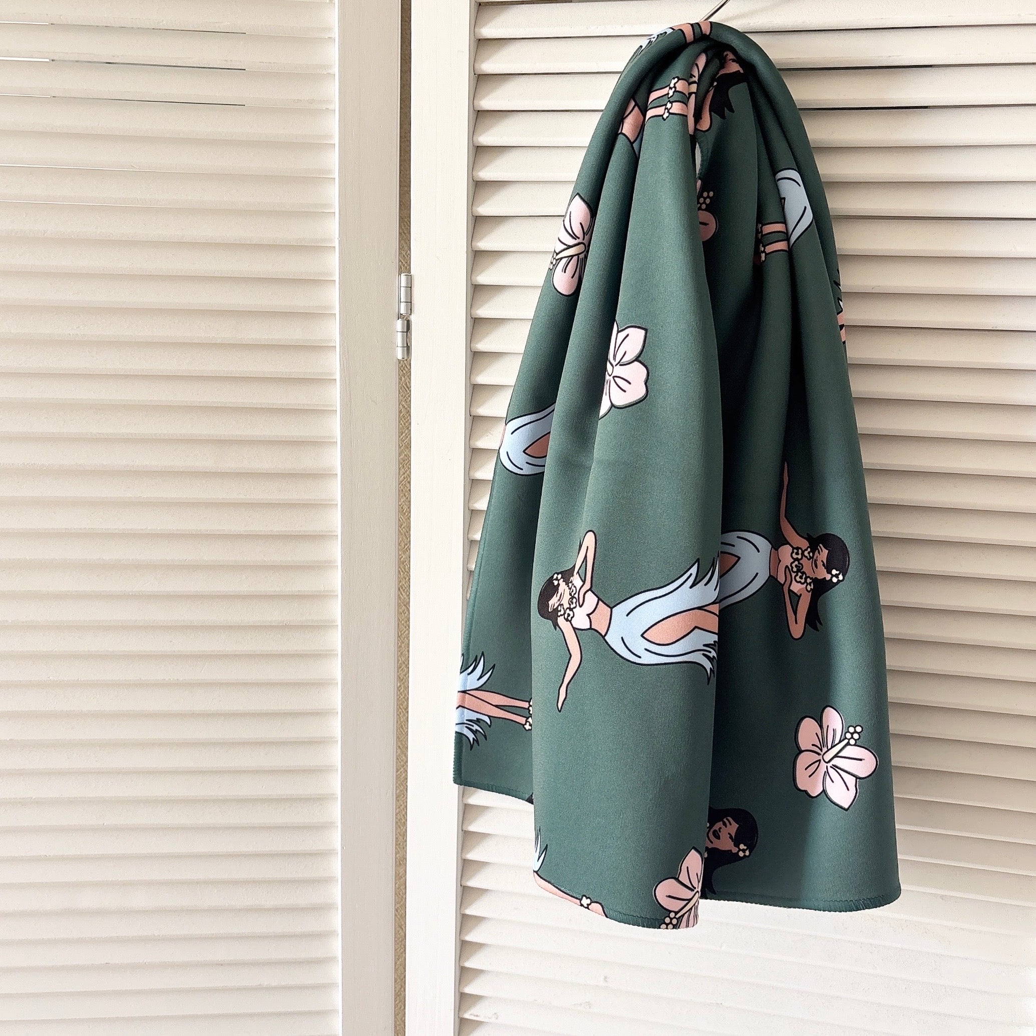 hula girls face/bath towel