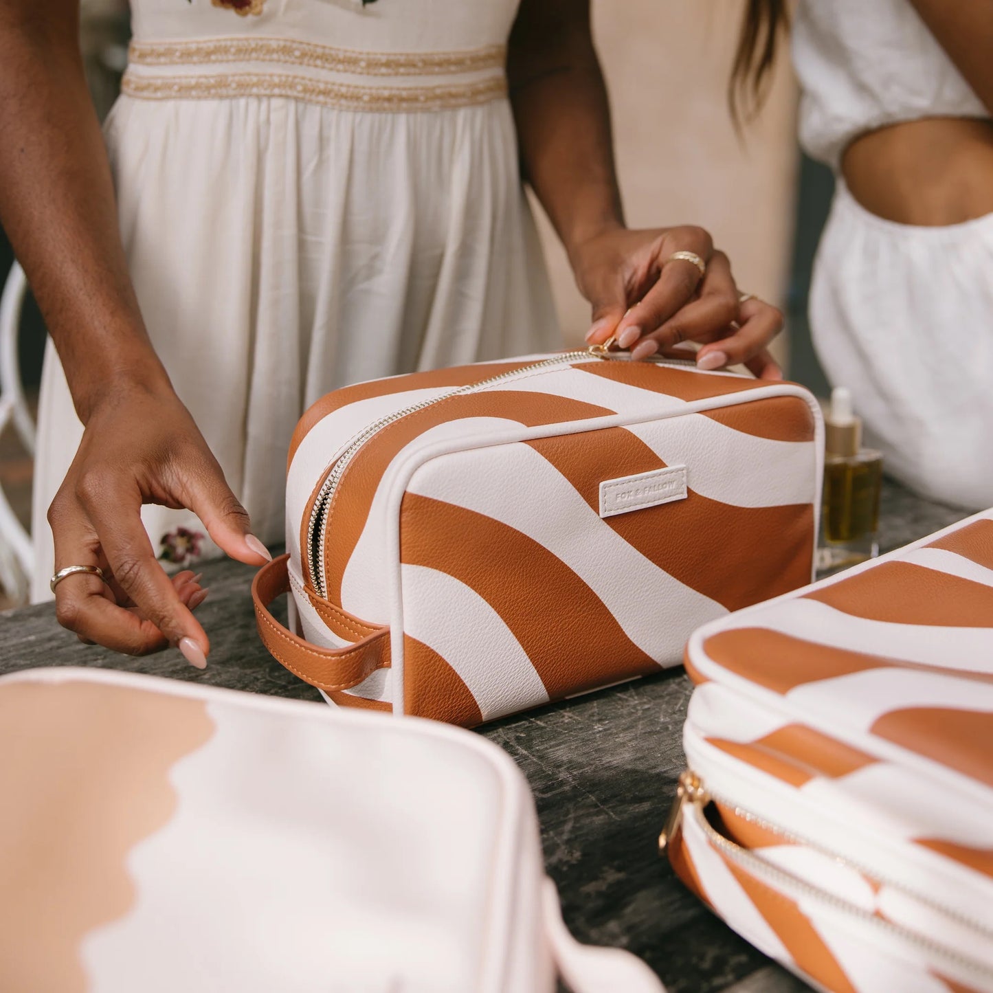 rust swirl wash bag