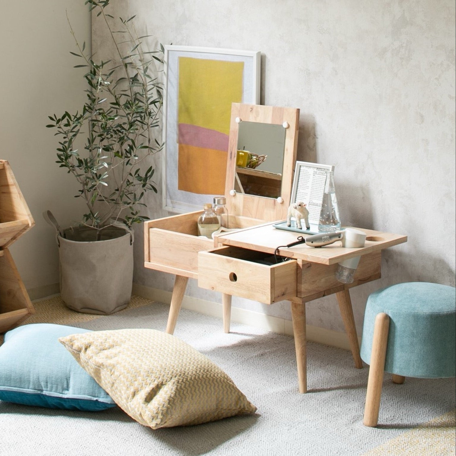 natural signature dresser