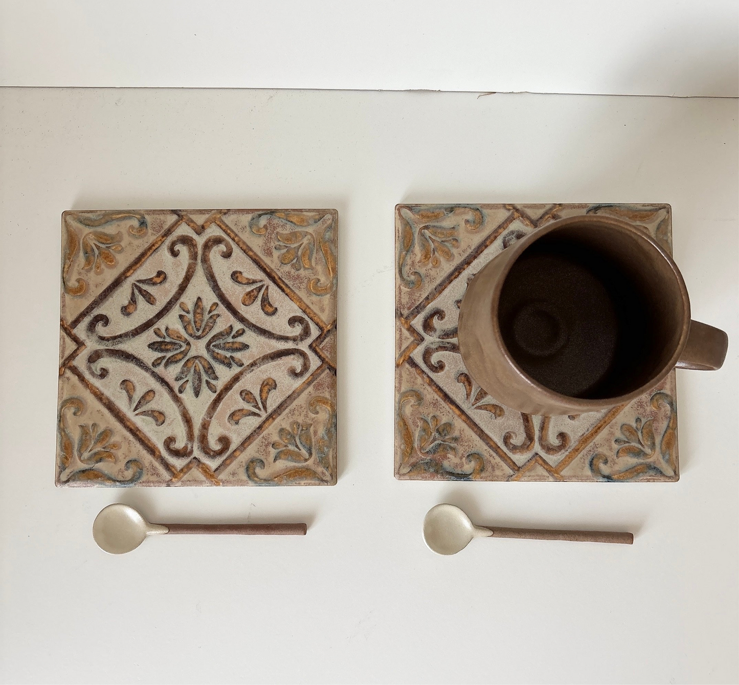 tile pot stand