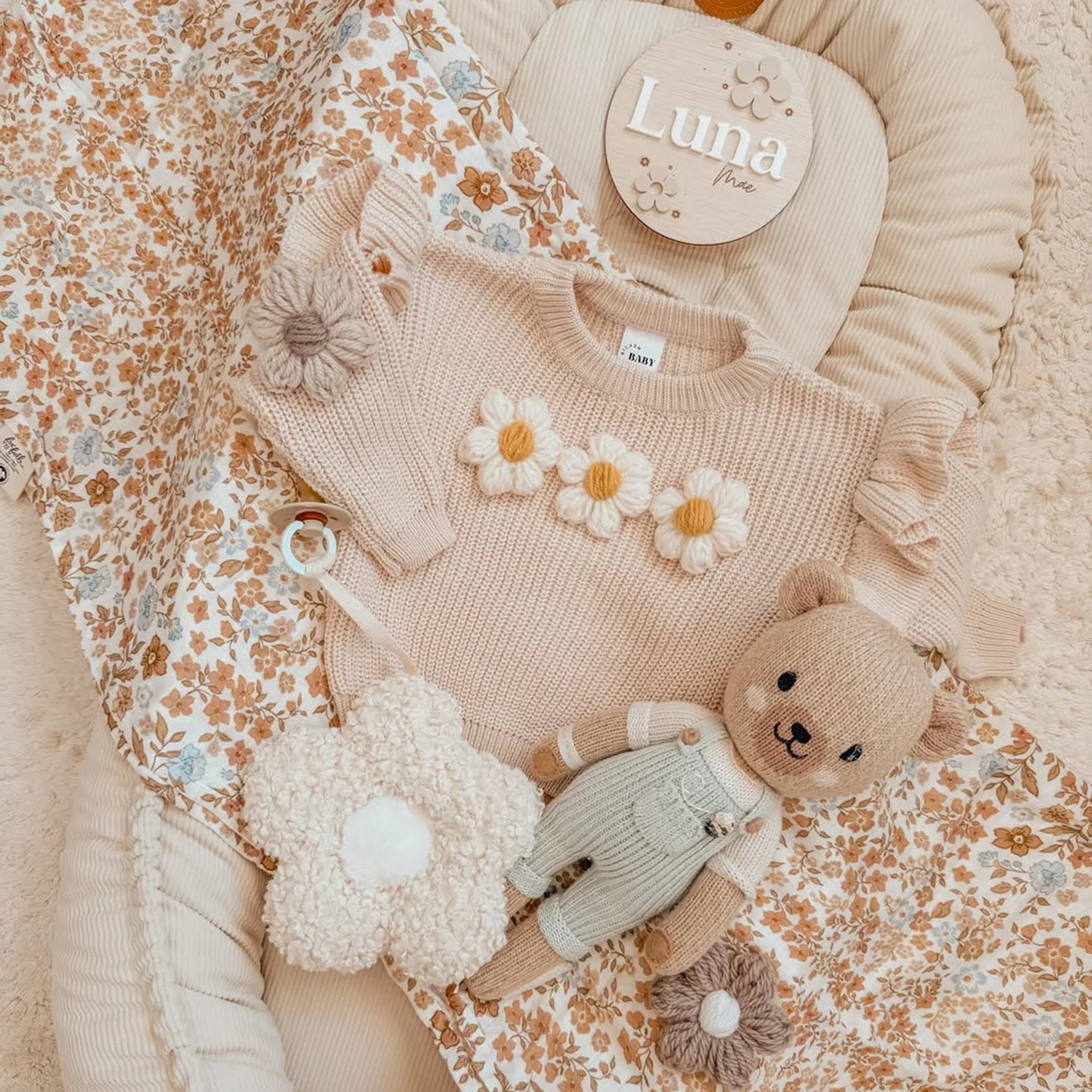 forget-me-not / broderie organic muslin wrap set
