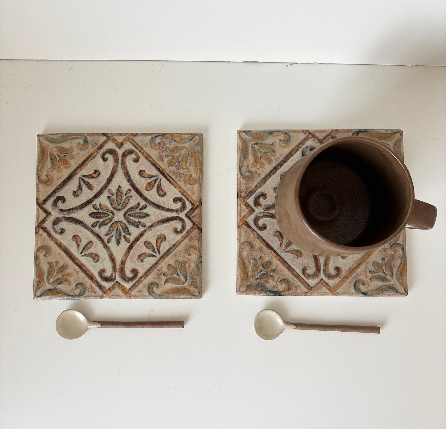 tile pot stand