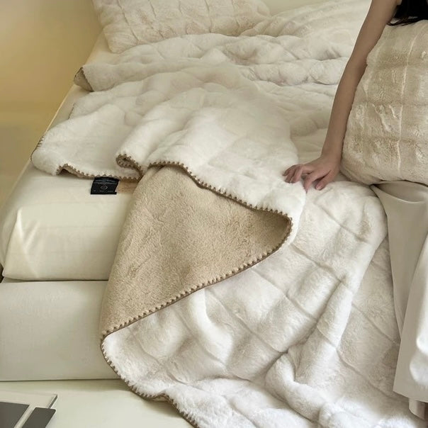 faux fur switching blanket