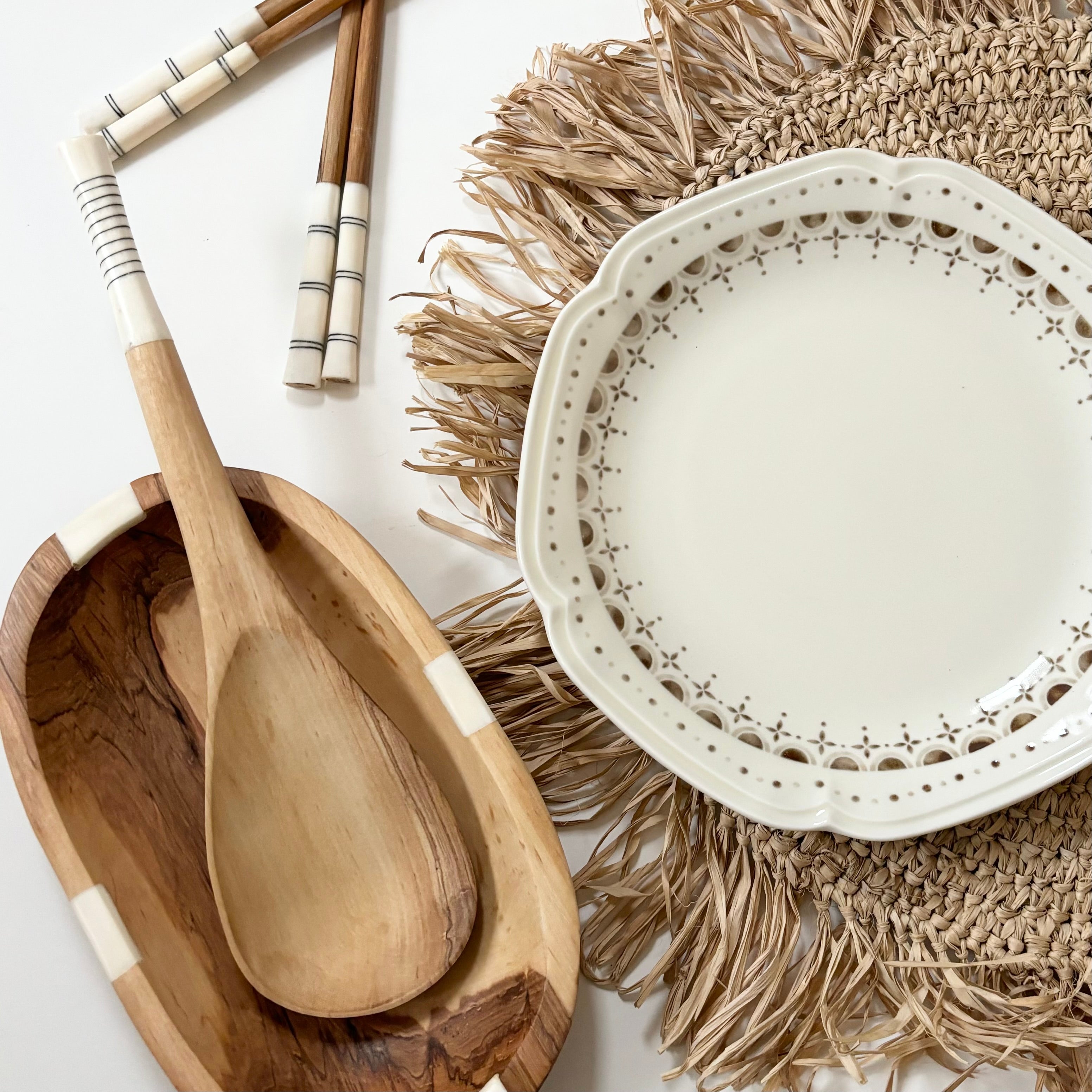 lace chouchou tableware