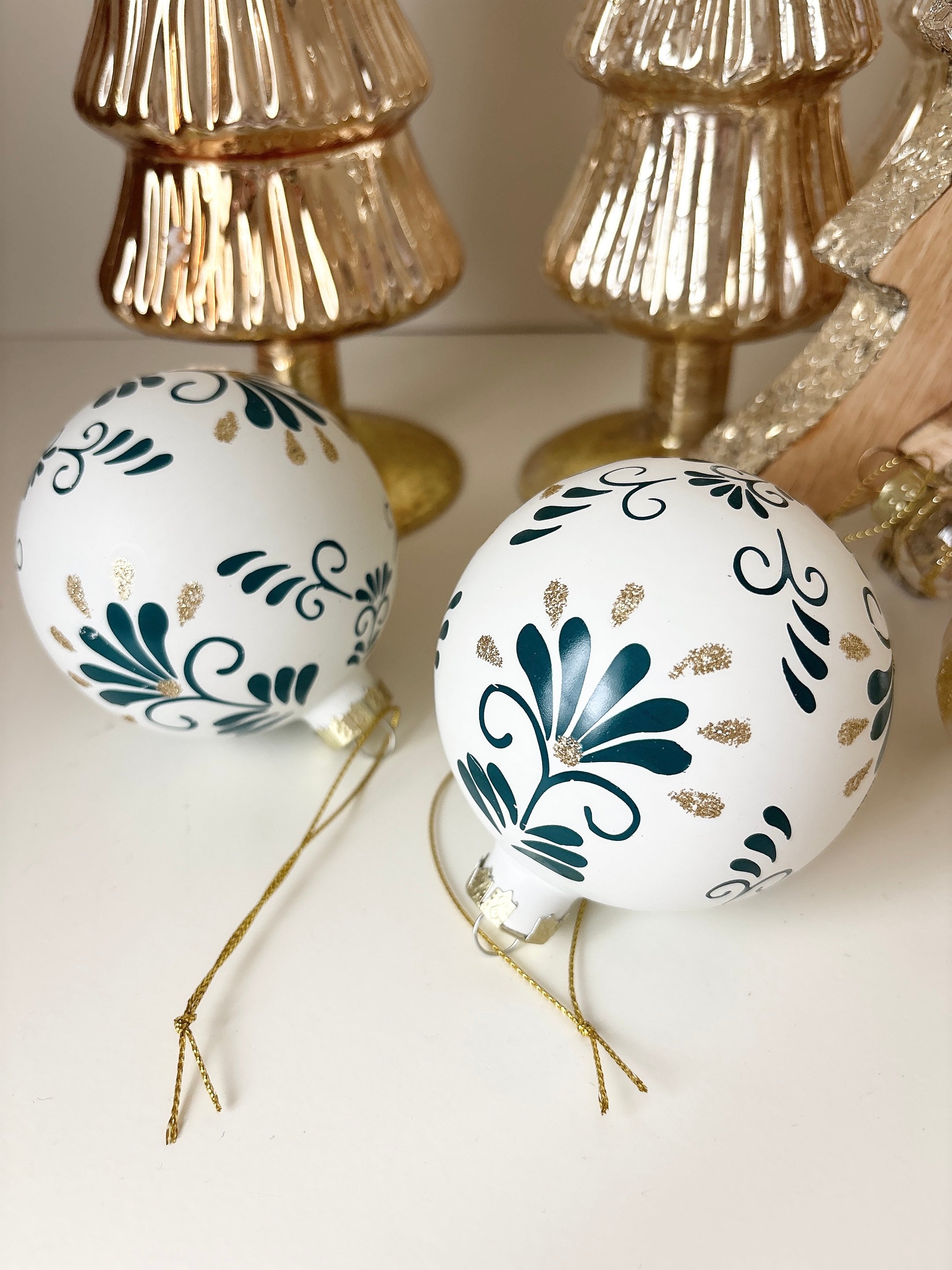 glass bauble chinoiserie