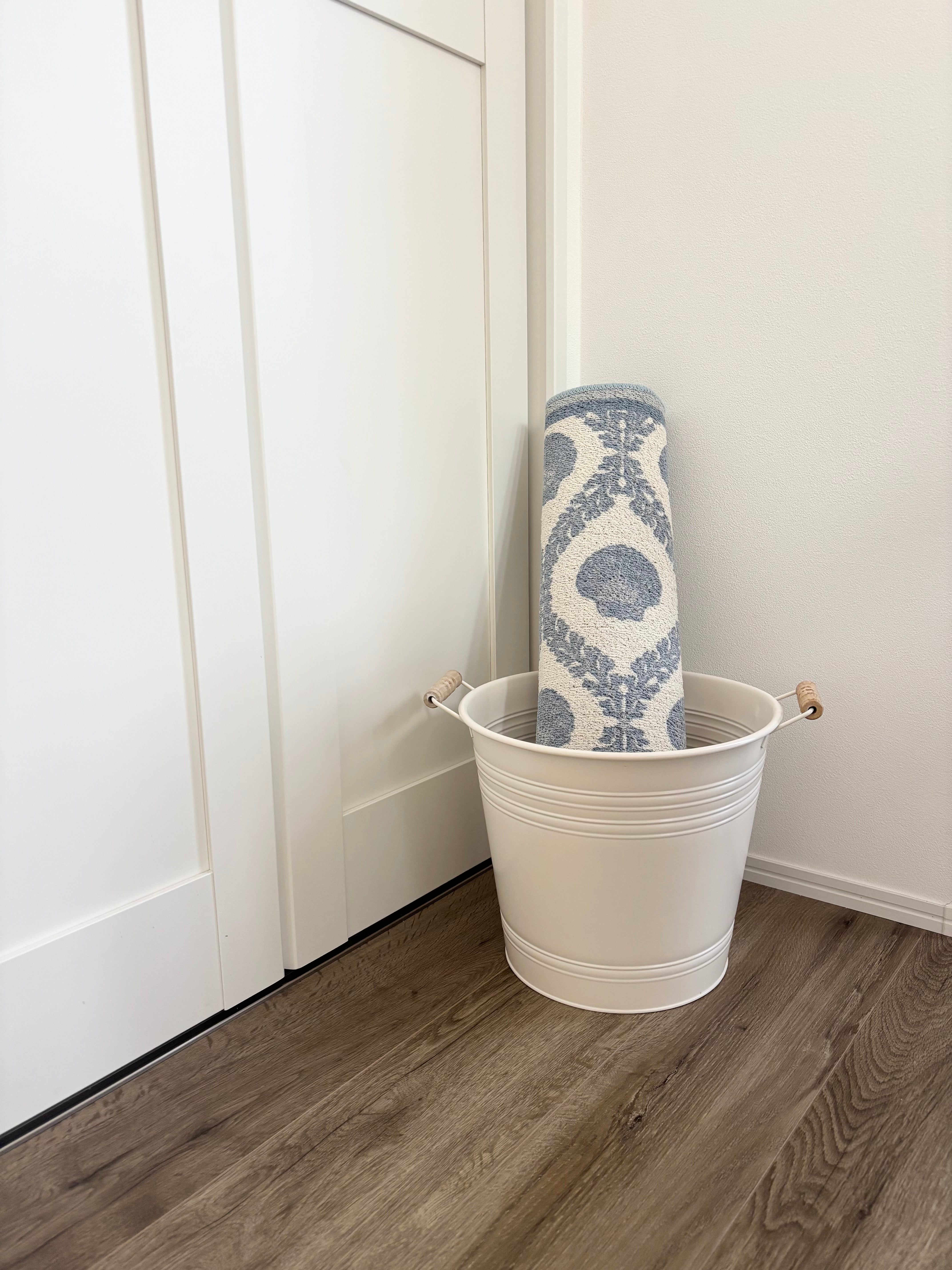 country utility bucket