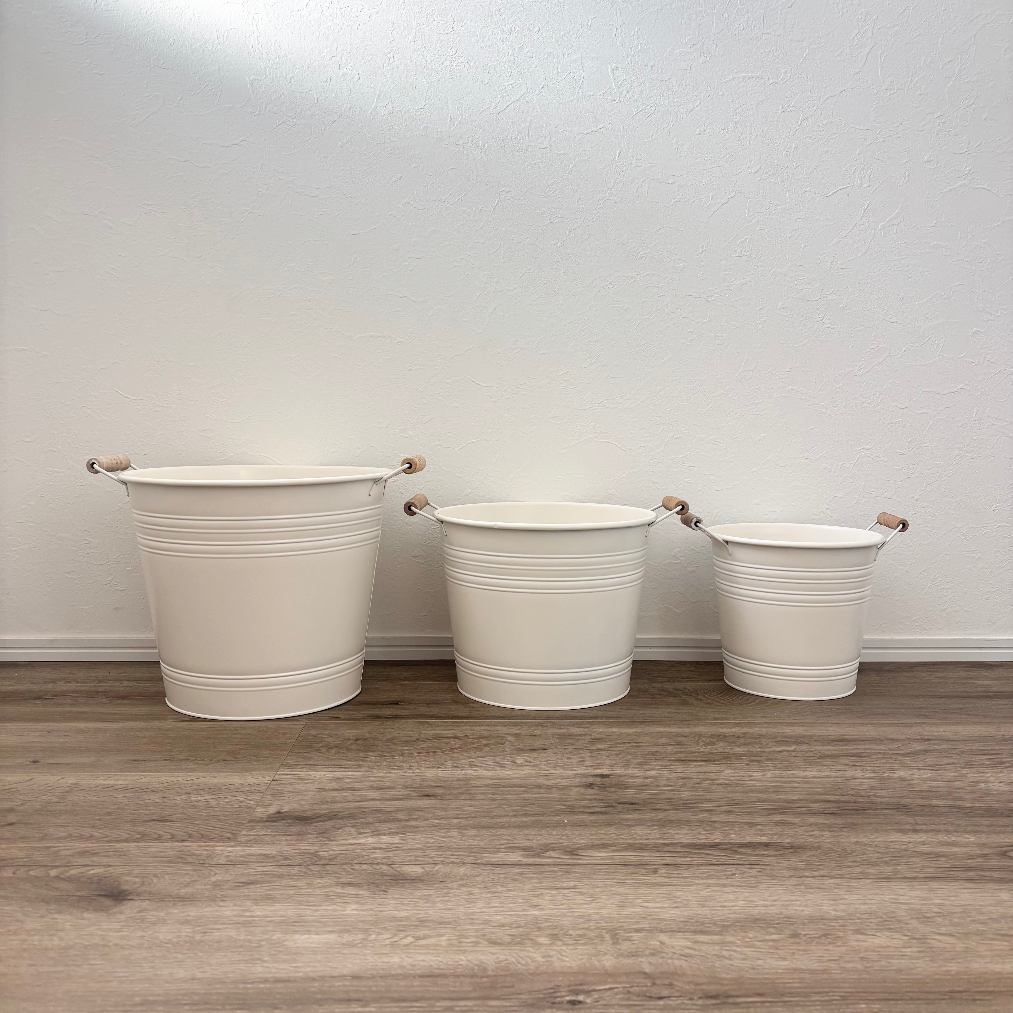 country utility bucket