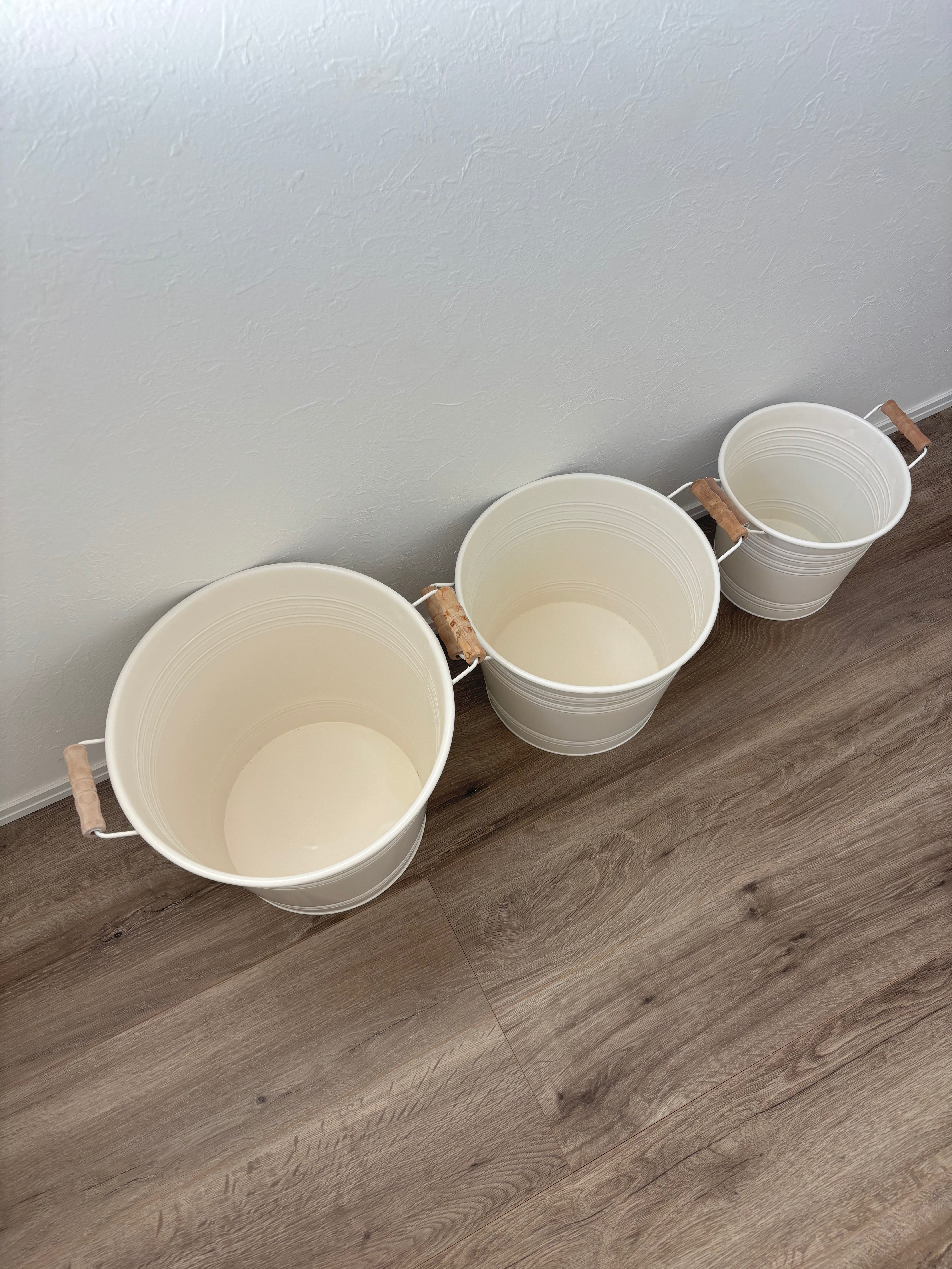 country utility bucket