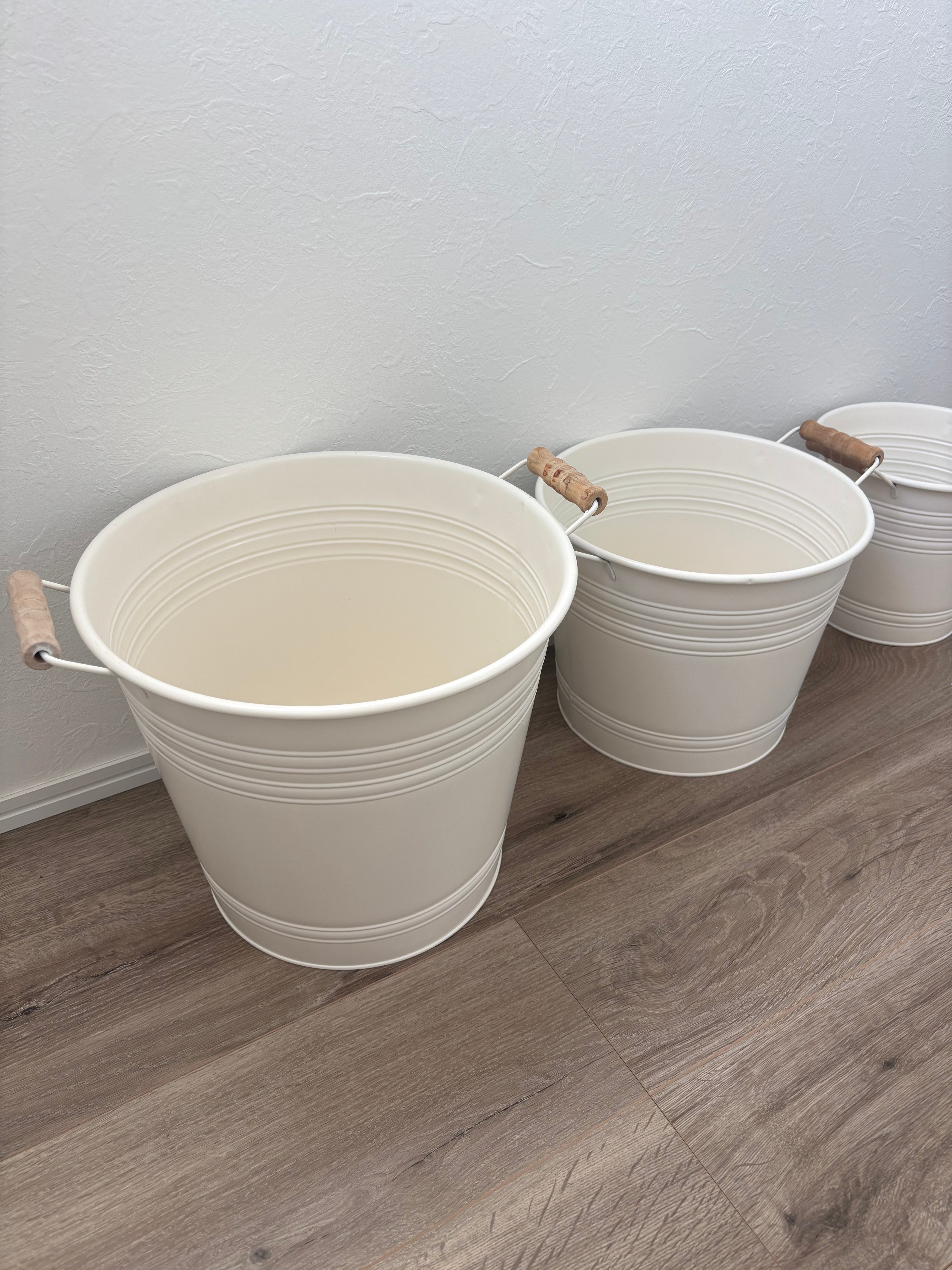 country utility bucket