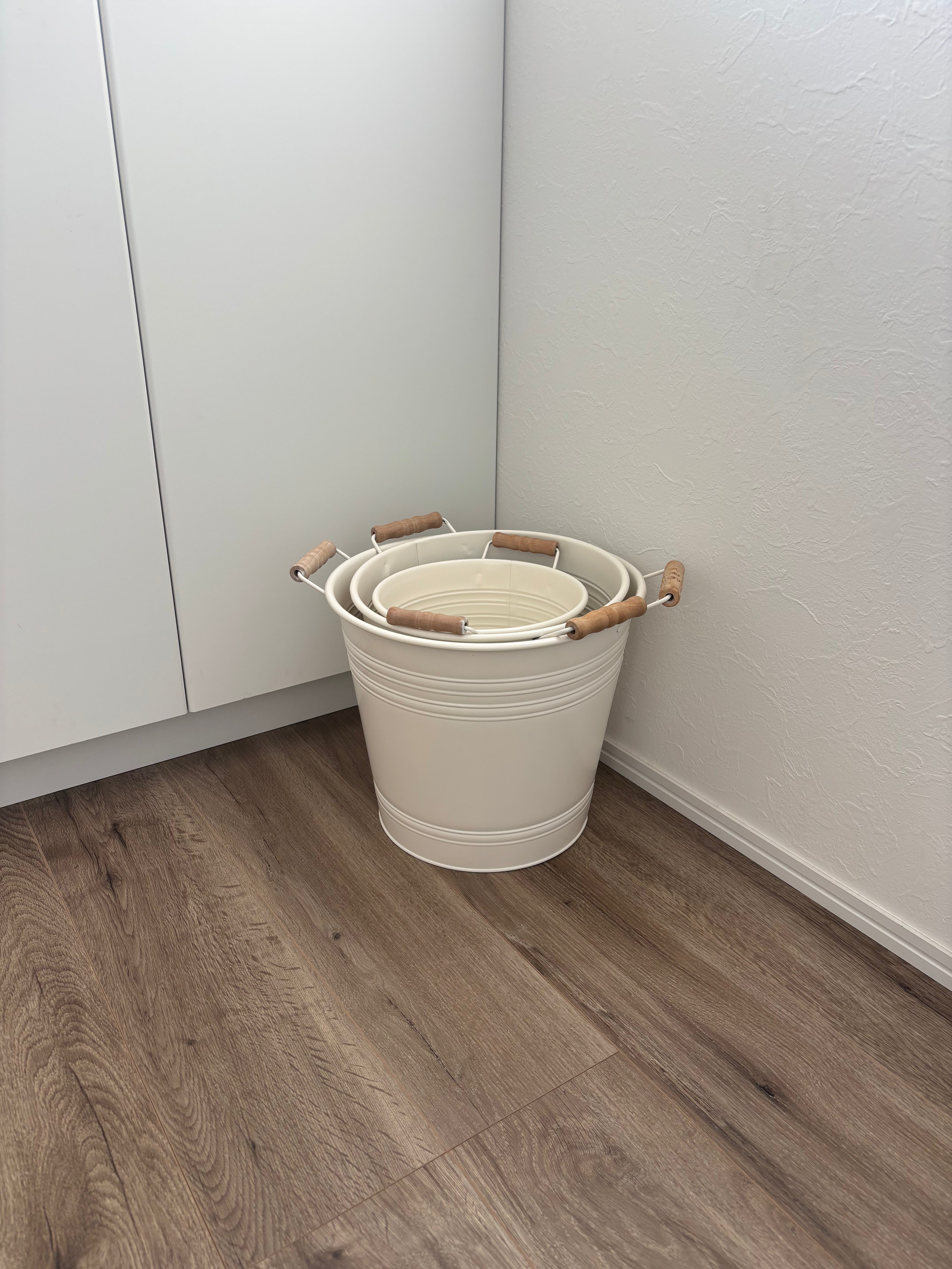 country utility bucket