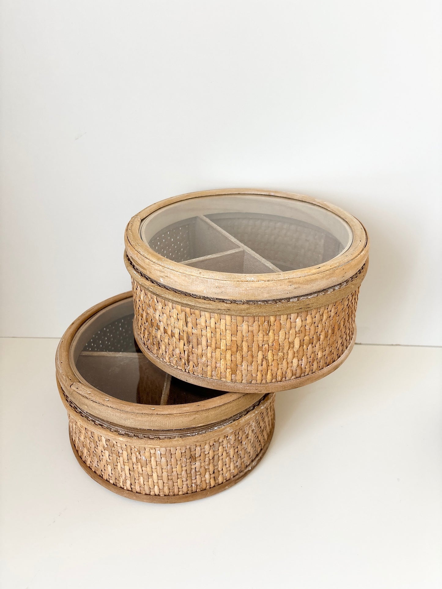 reyna rattan round jewel box