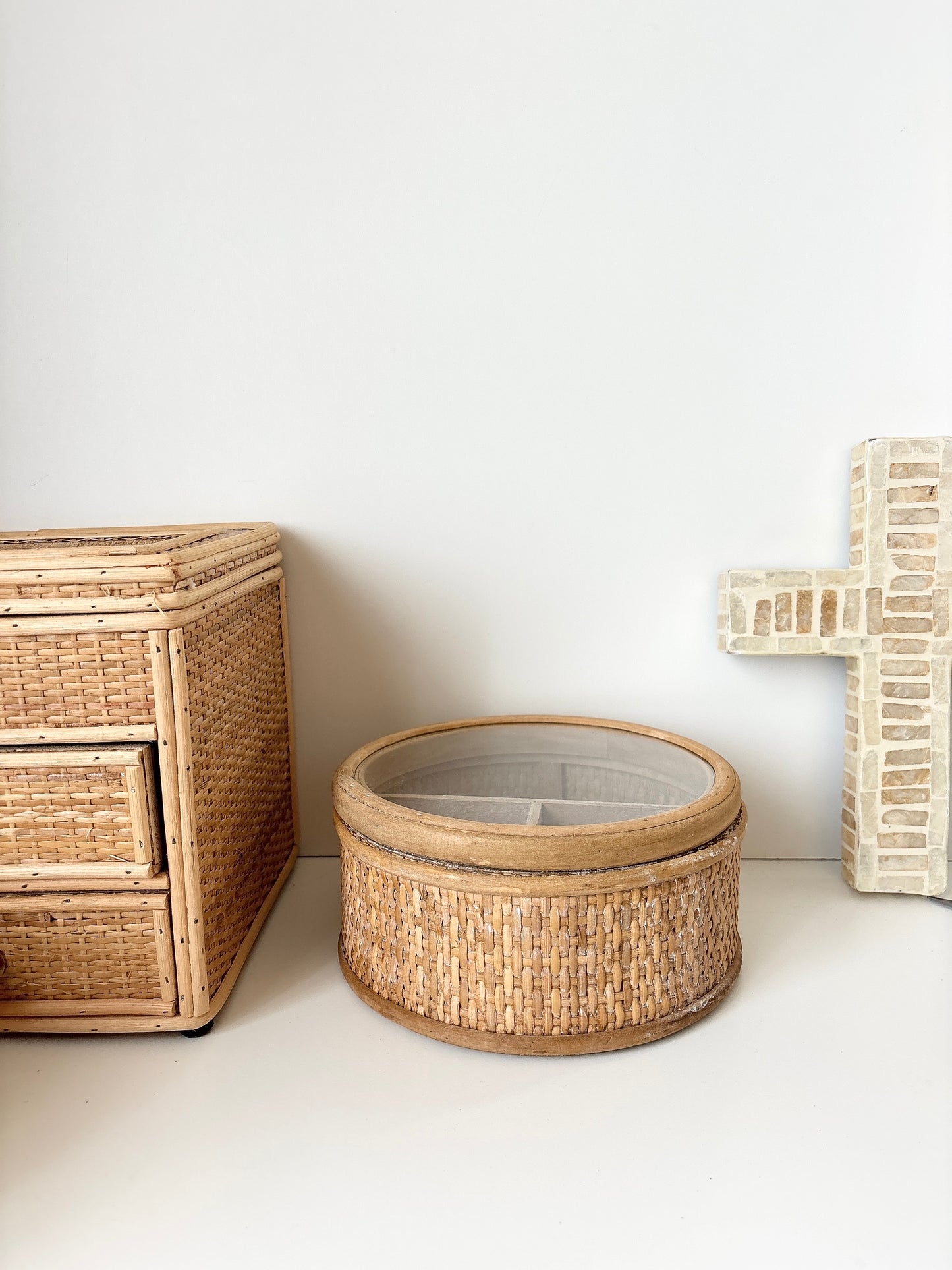 reyna rattan round jewel box