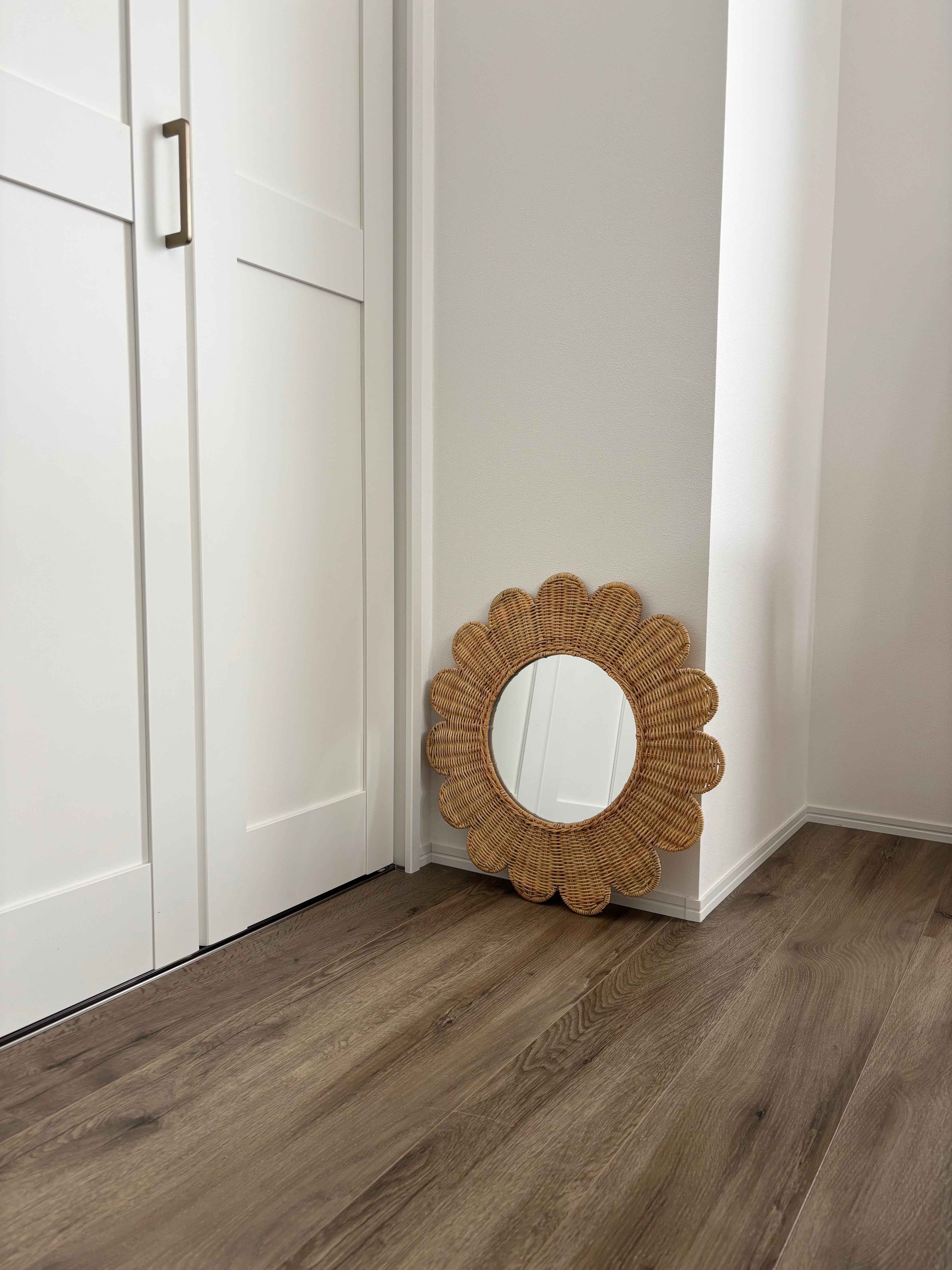 【即納】handwoven bloom rattan mirror