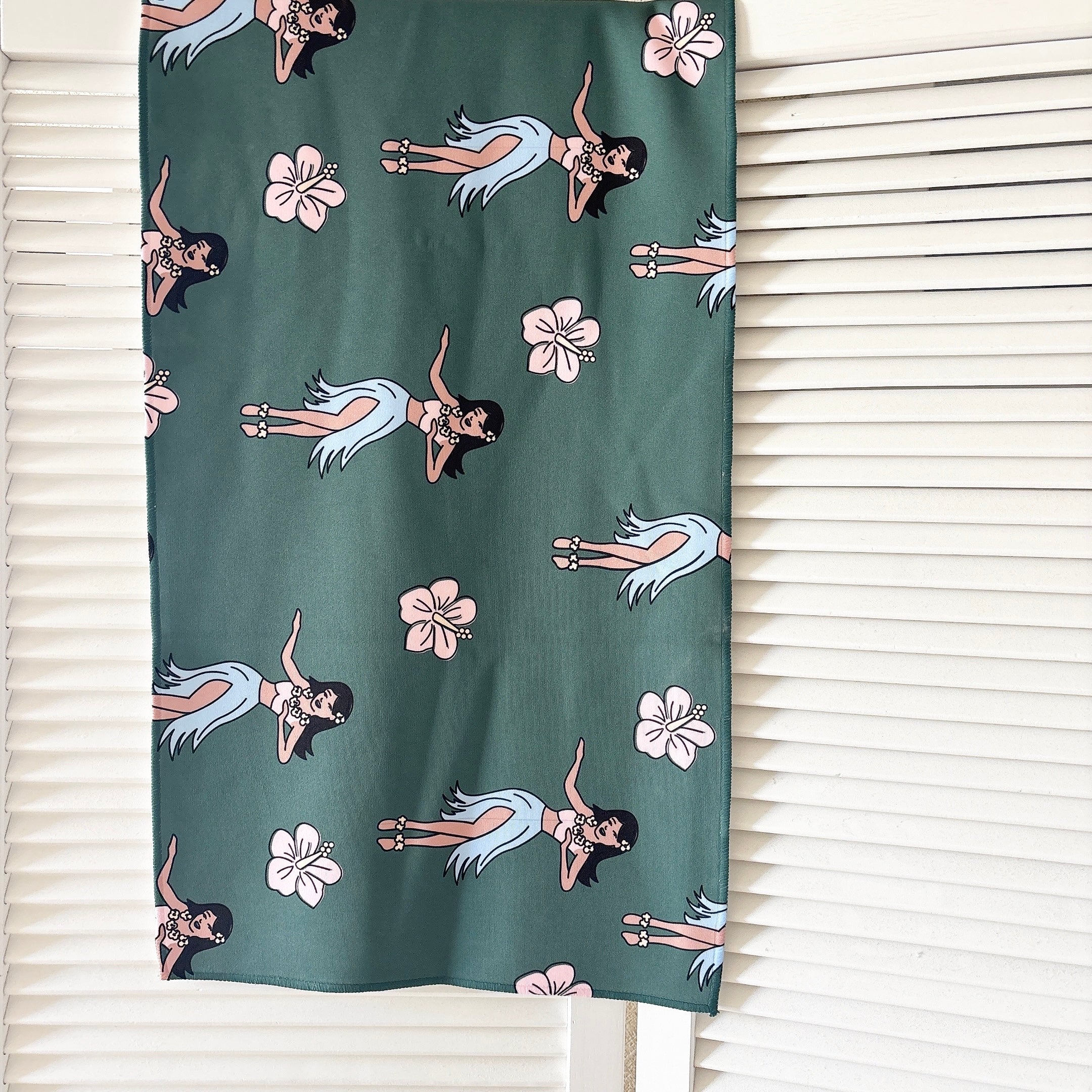 hula girls face/bath towel