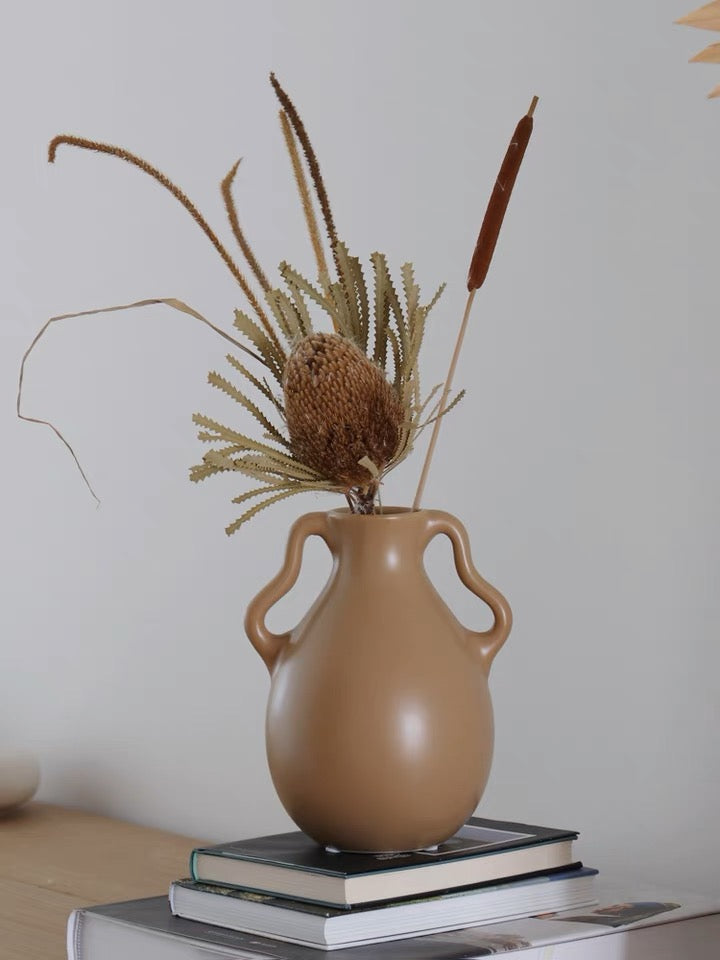 laurel flower vase