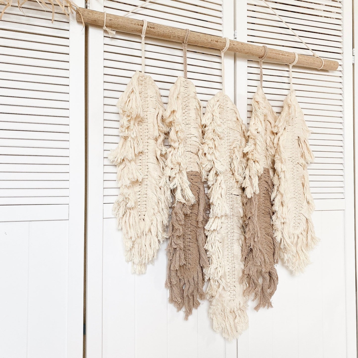 two-tone leaf wide wall hanging