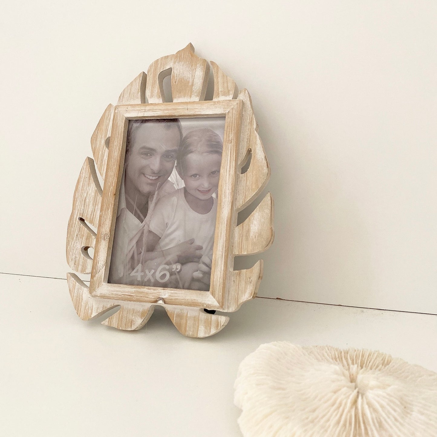 wooden leaf photo frame
