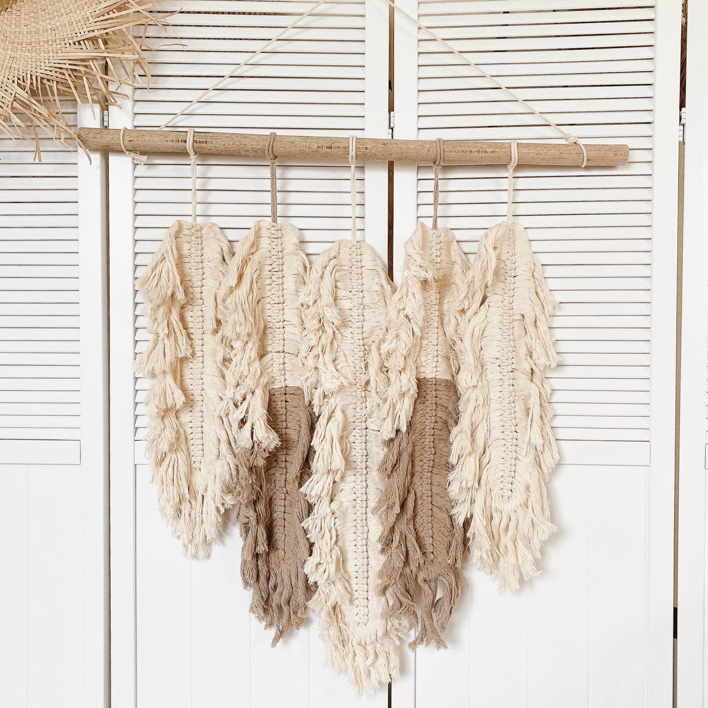 two-tone leaf wide wall hanging