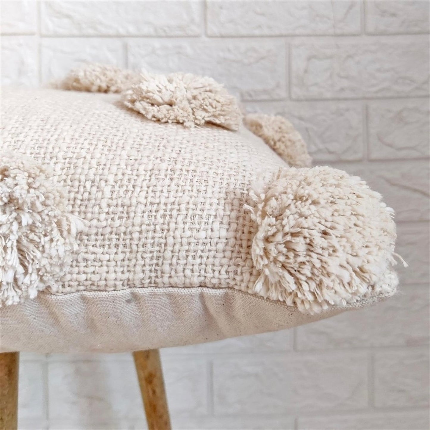 pompom tufted decorative cushion cover