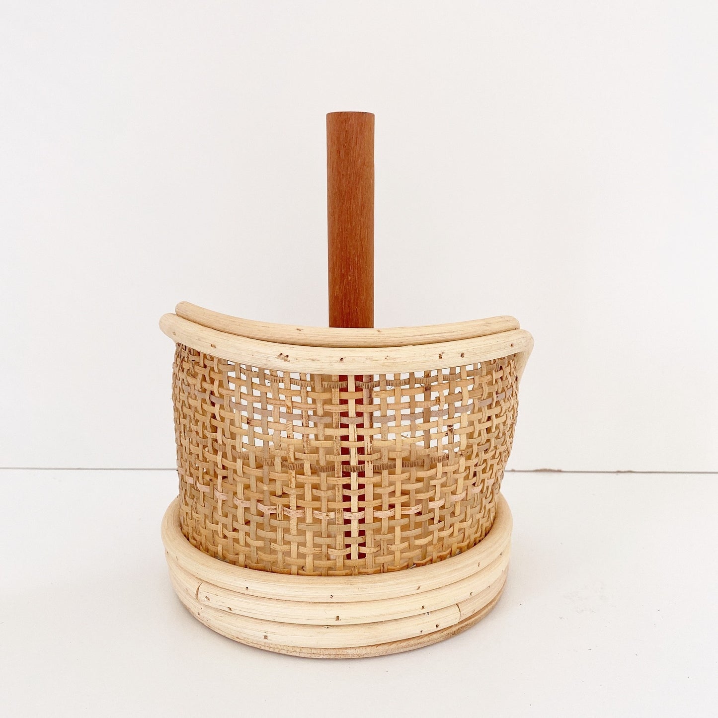 rattan tissue holder